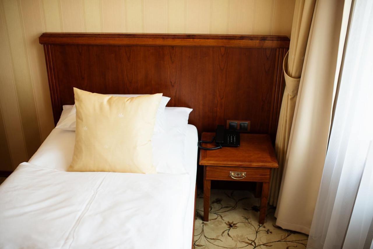Hotel Slavie Pelhrimov Ngoại thất bức ảnh