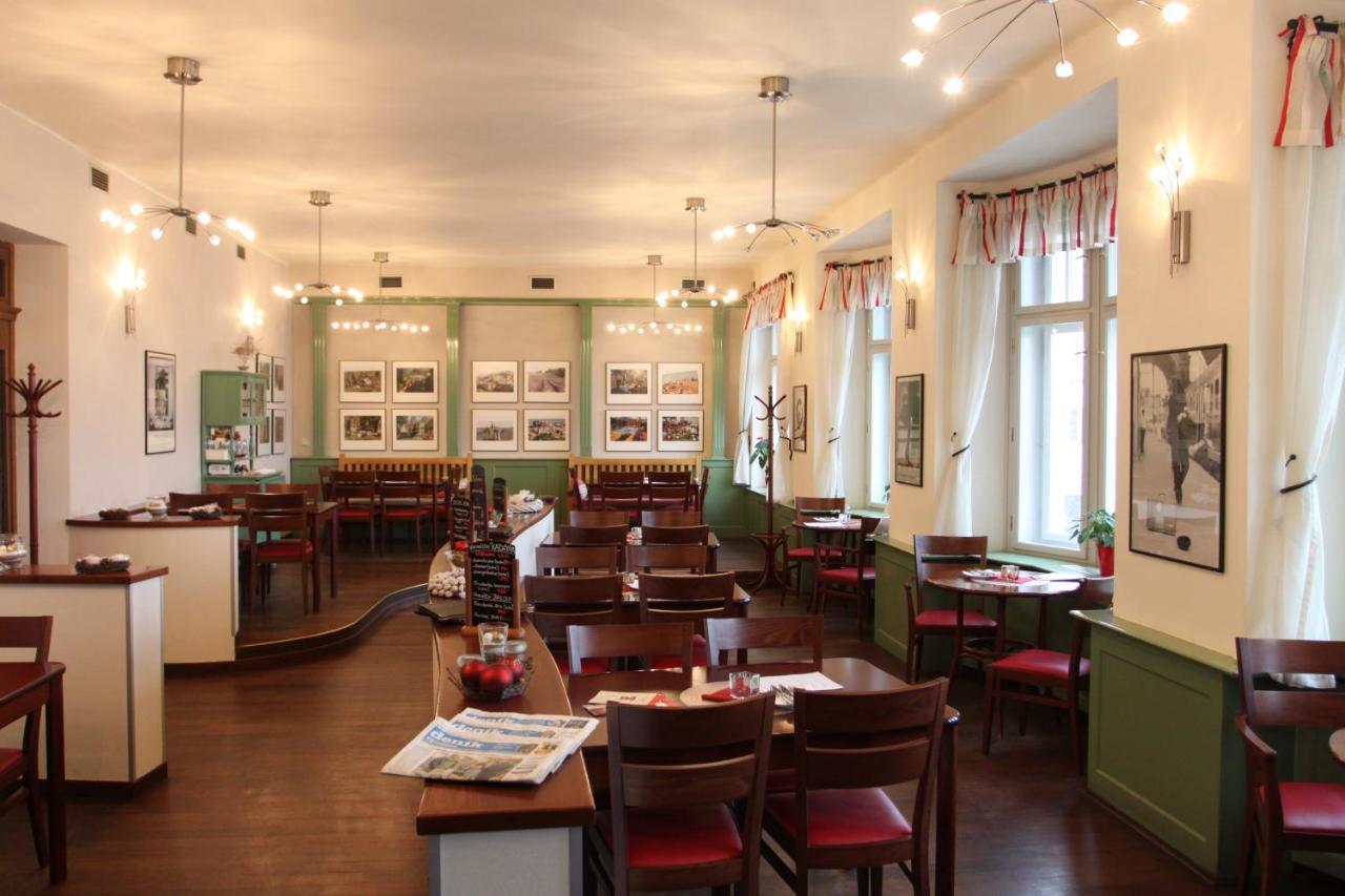 Hotel Slavie Pelhrimov Ngoại thất bức ảnh