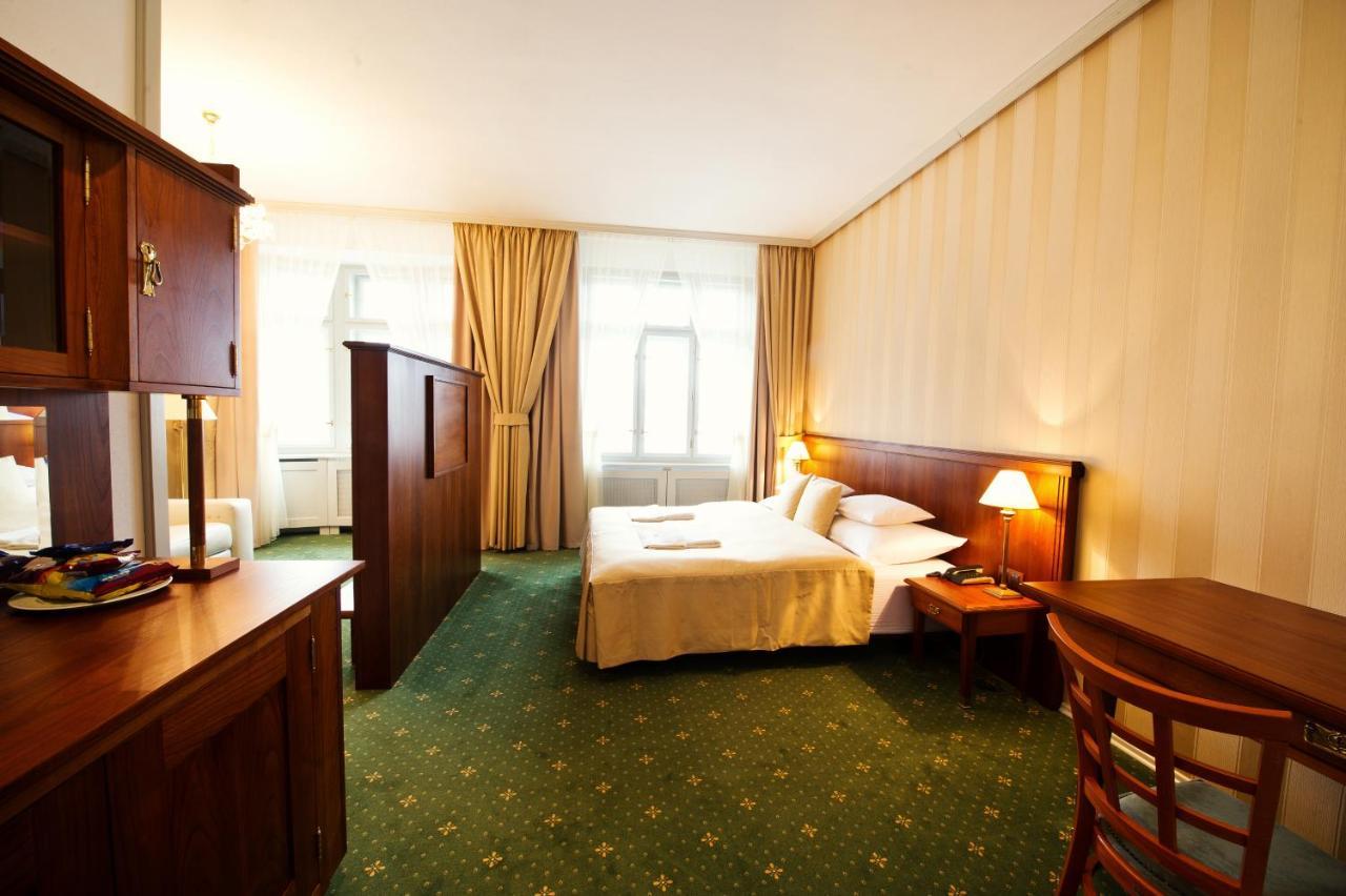 Hotel Slavie Pelhrimov Ngoại thất bức ảnh