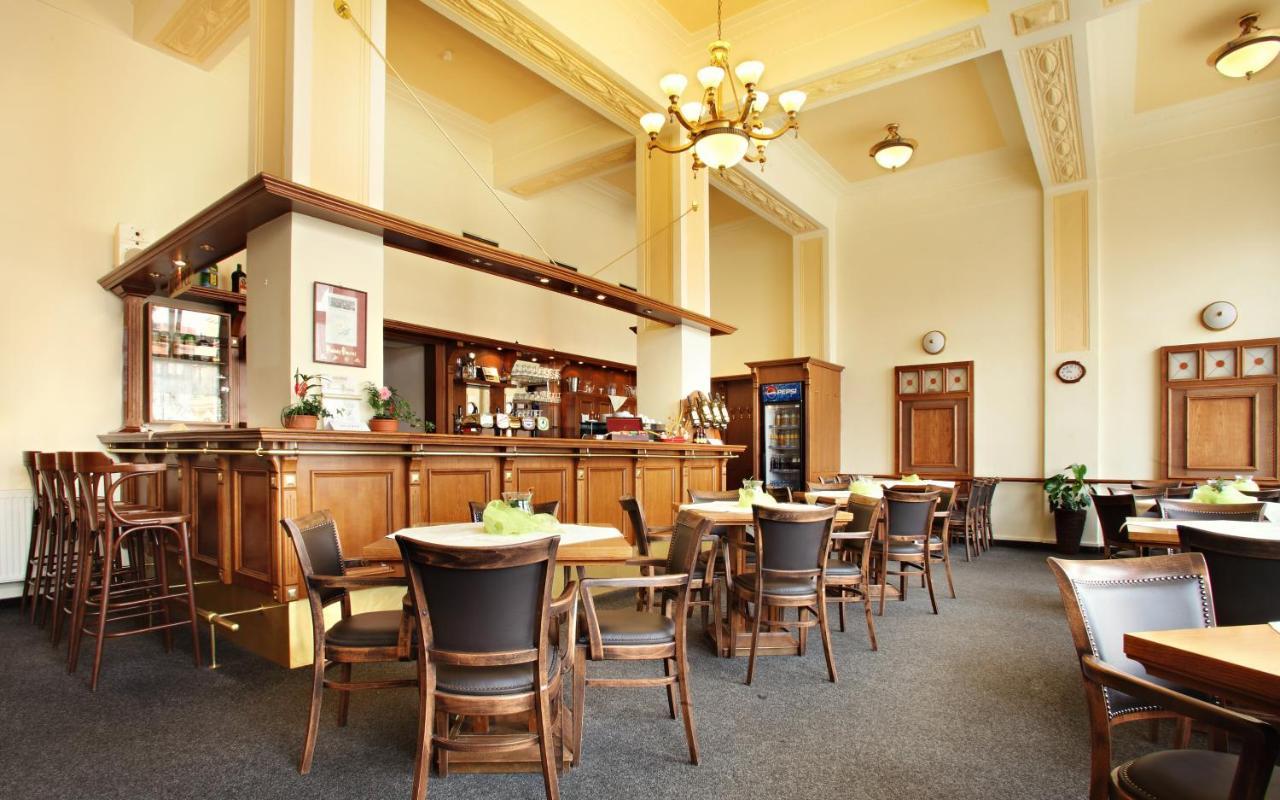 Hotel Slavie Pelhrimov Ngoại thất bức ảnh